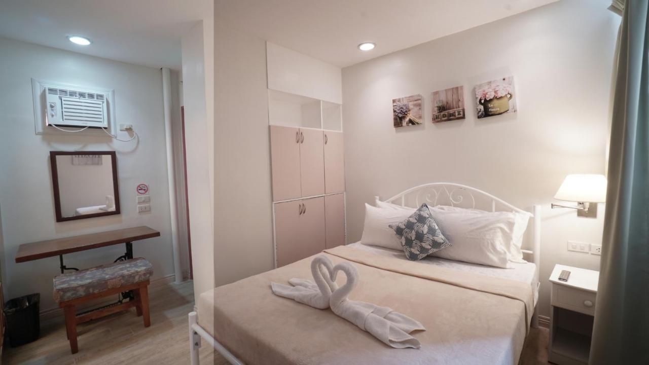 1775 Adriatico Suites Манила Экстерьер фото
