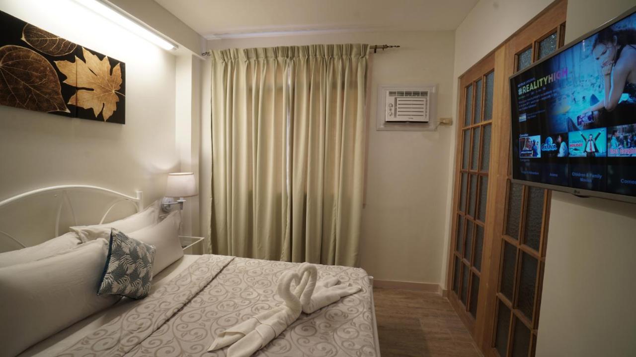 1775 Adriatico Suites Манила Экстерьер фото
