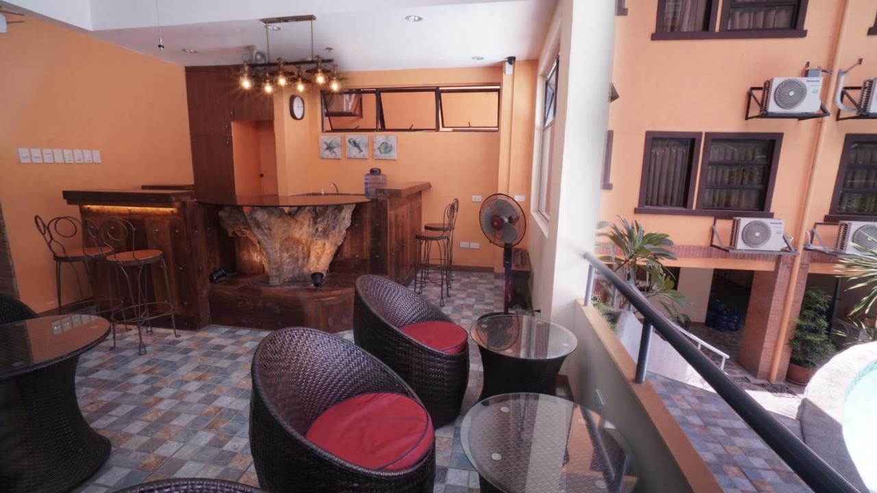 1775 Adriatico Suites Манила Экстерьер фото