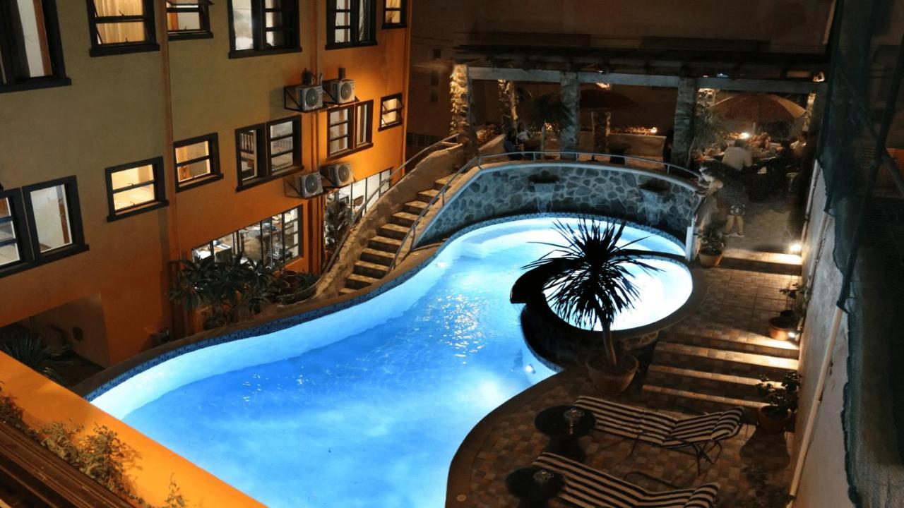 1775 Adriatico Suites Манила Экстерьер фото