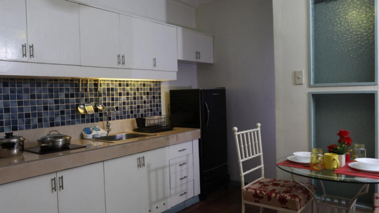 1775 Adriatico Suites Манила Экстерьер фото