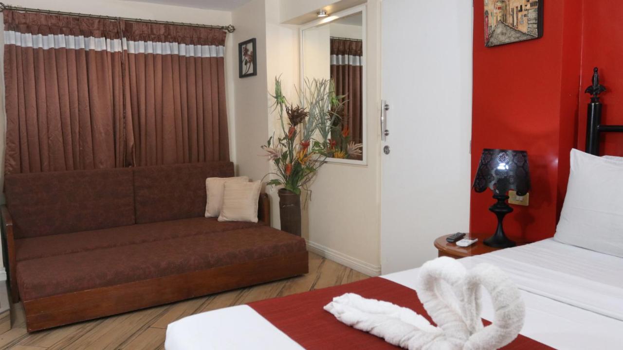 1775 Adriatico Suites Манила Экстерьер фото