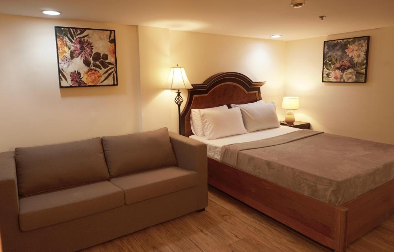 1775 Adriatico Suites Манила Экстерьер фото